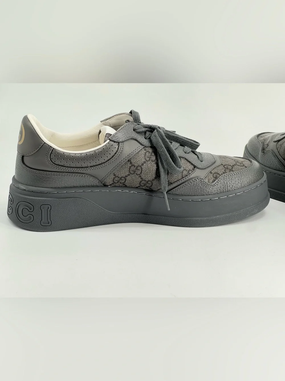 GUCCI GG LACE UP Men’s SNEAKERS - SIZE 41.5 (EU) = SIZE  8.5 (US)